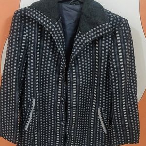 Women's grey Blazer.